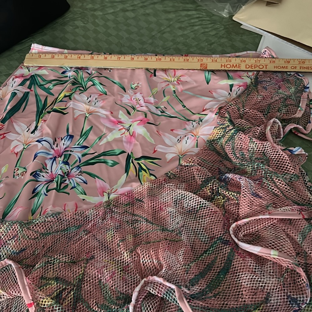 Bathing suit and matching cover up skirt. - Picture 12 of 12